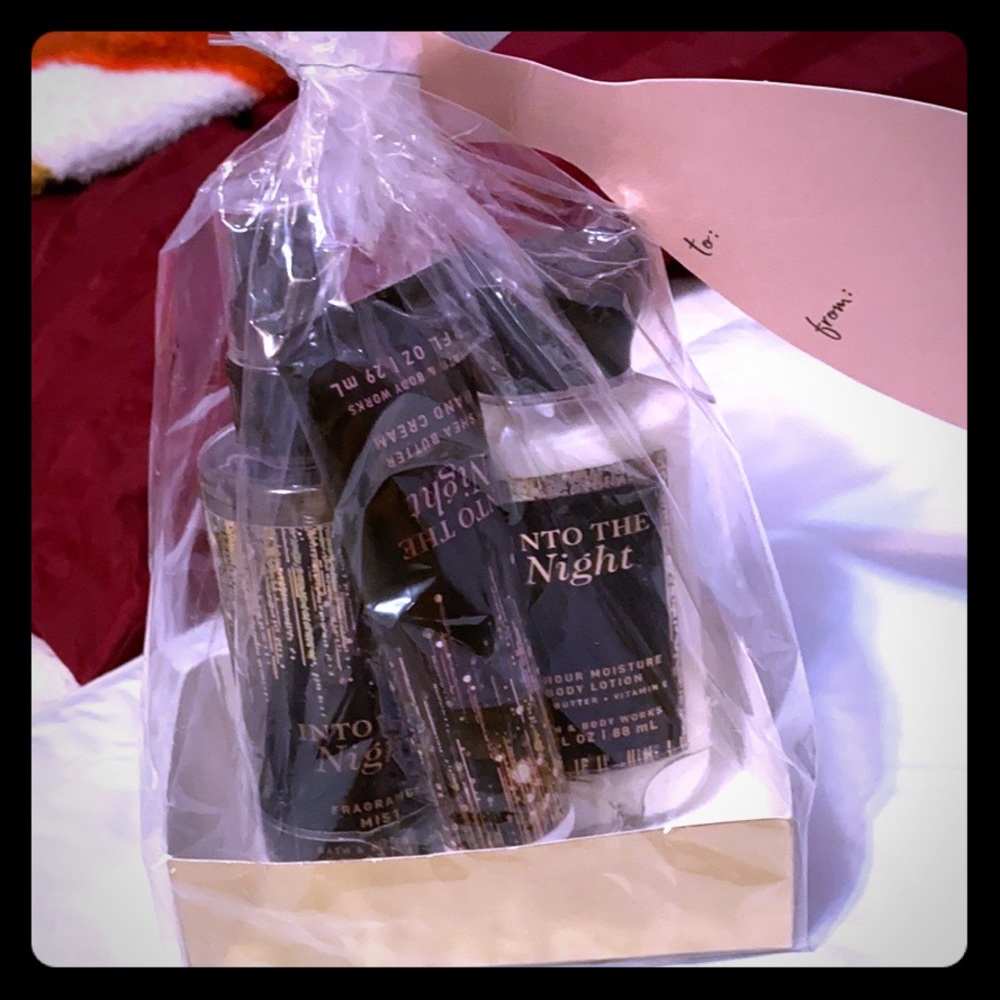 Pick your free gift to E M